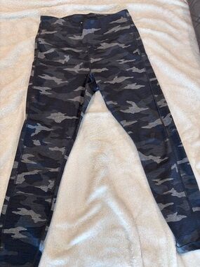 Athleta Camo Leggings - Black & Gray